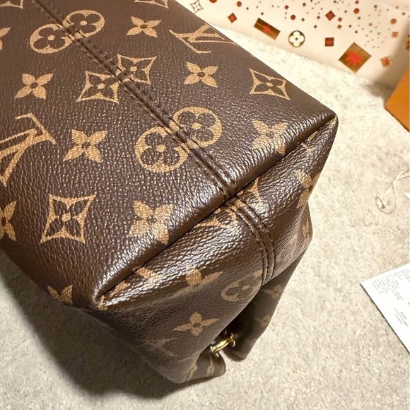 Louis Vuitton Classic Brown Tote - Picture 4 of 4